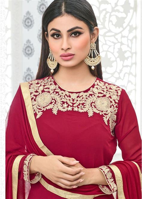 mouni roy hd photos